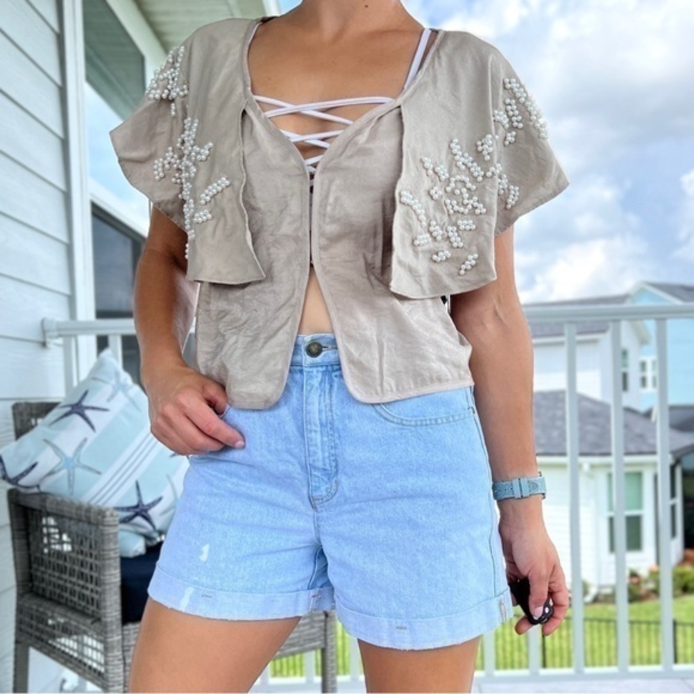 Line & Dot NWT Beaded Flutter Sleeve Top Size Medium Earth Color